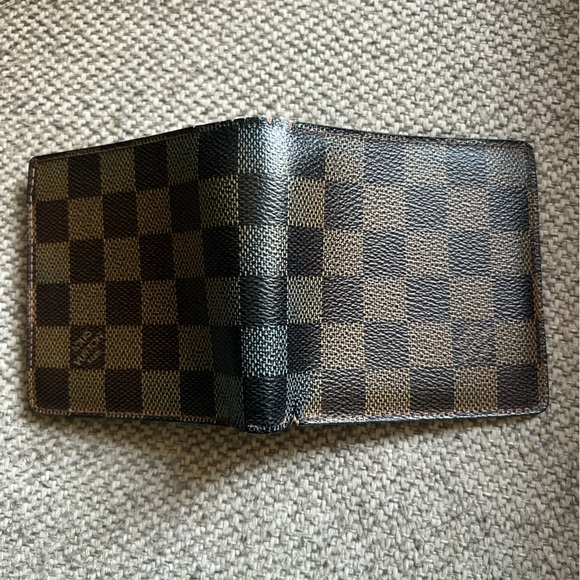 Louis Vuitton Wallet - Picture 9 of 9